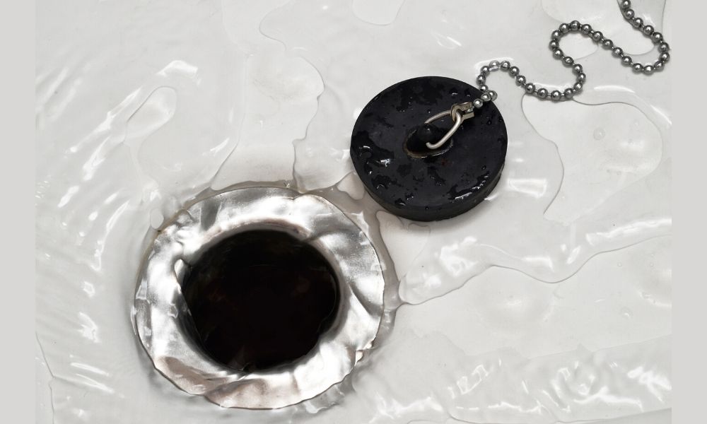 How-To-Clean-The-Shower-Enclosure-Drain