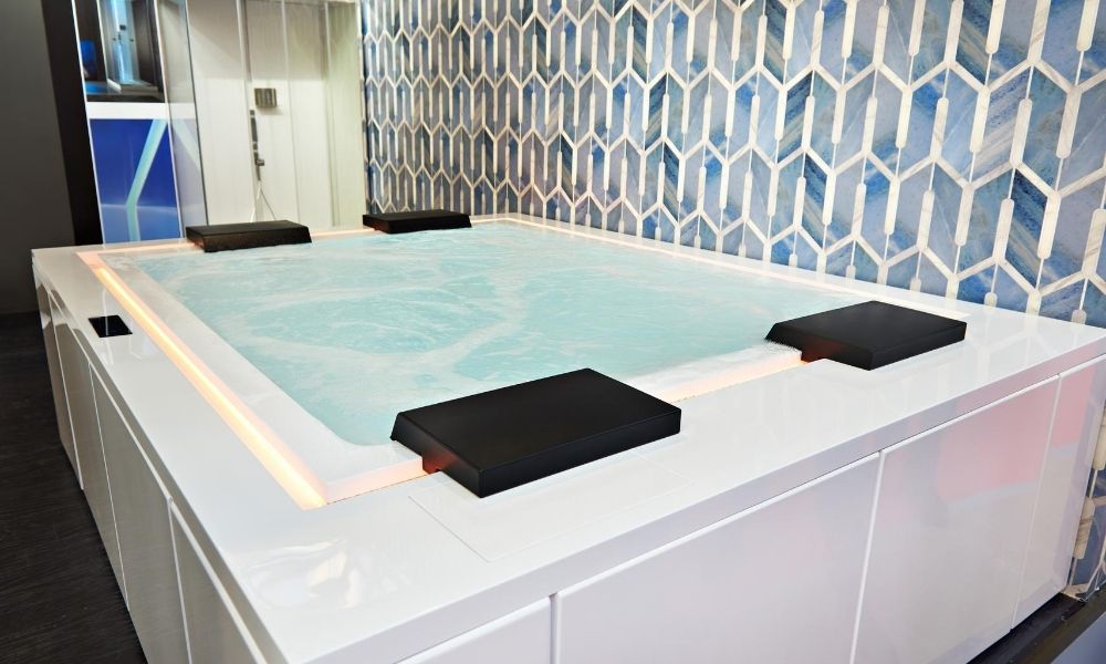 Jacuzzi-Whirlpool-Designer-Bath-Filled-With-Water