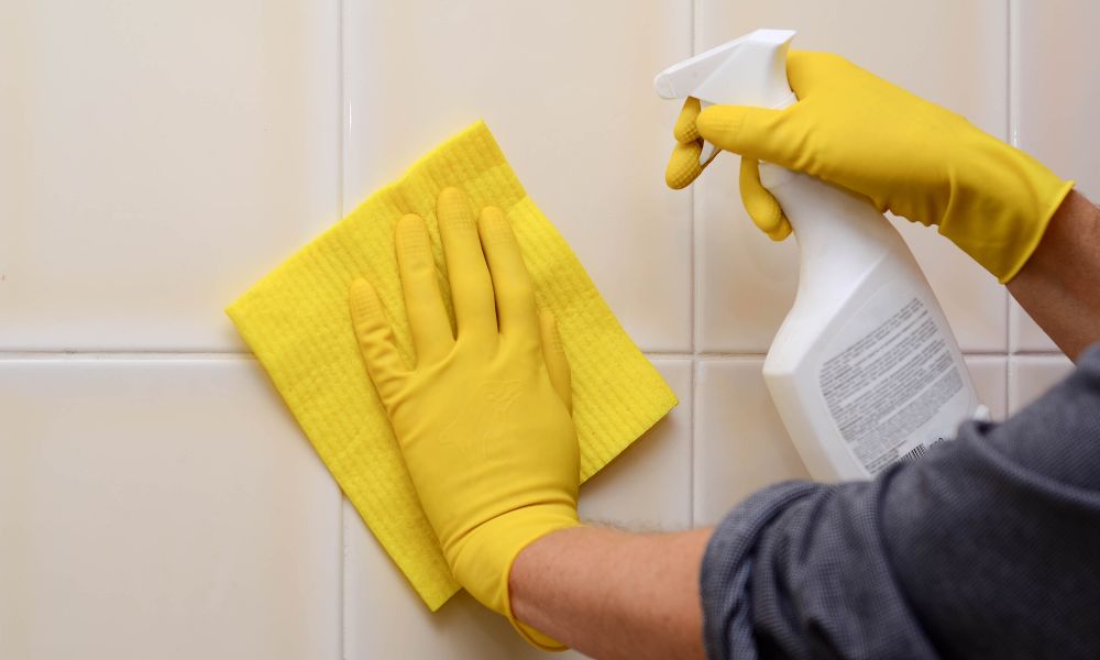 Cleaning Bathroom Tile Walls