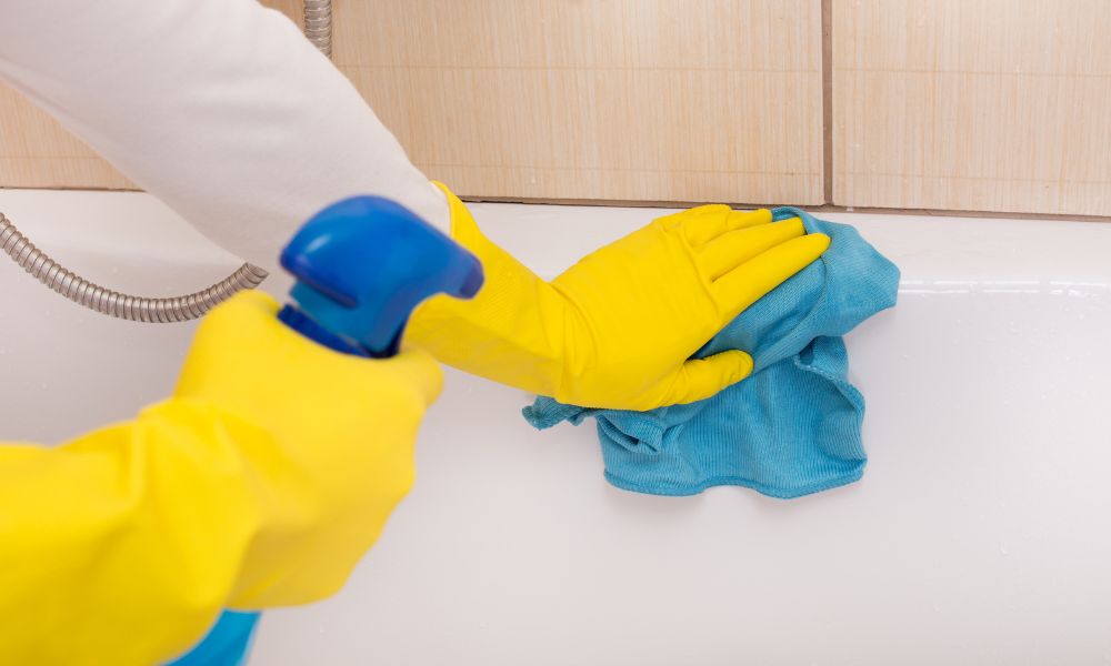How to Clean a Bathtub