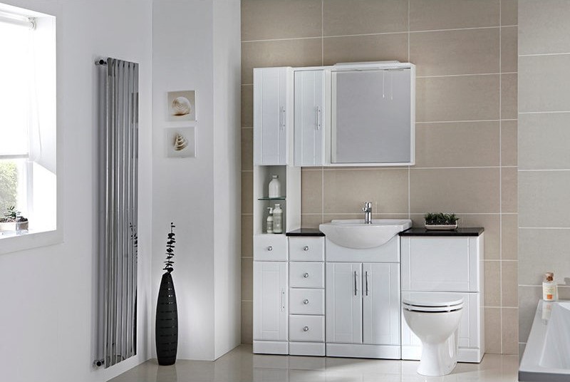 White Fitted Bathroom Suite