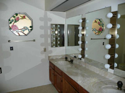 How To Choose The Perfect Bathroom Mirror City There Is A Variety Of Illuminated Bathroom Mirrors Available On The Market And Range Ever Expanding