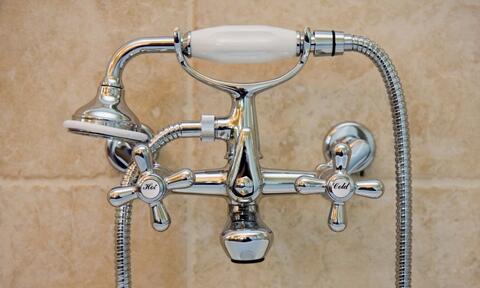 Image-Of-Traditional-Bathroom-Tap