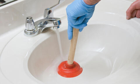 Unblock-a-Bathroom-Sink-with-a-Plunger