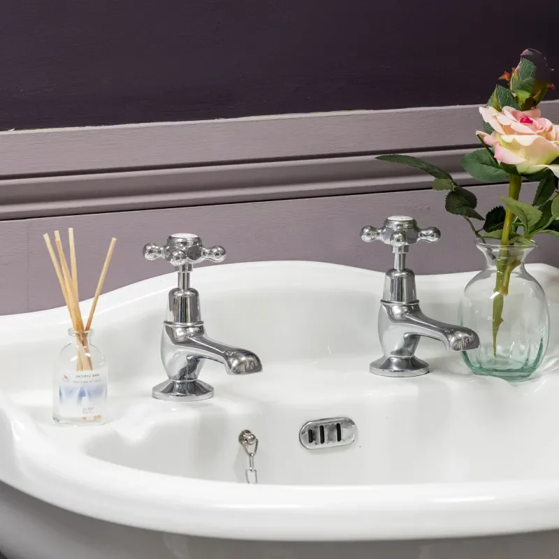 BAYSWATER BATH TAPS WITH CROSSHEAD HANDLES