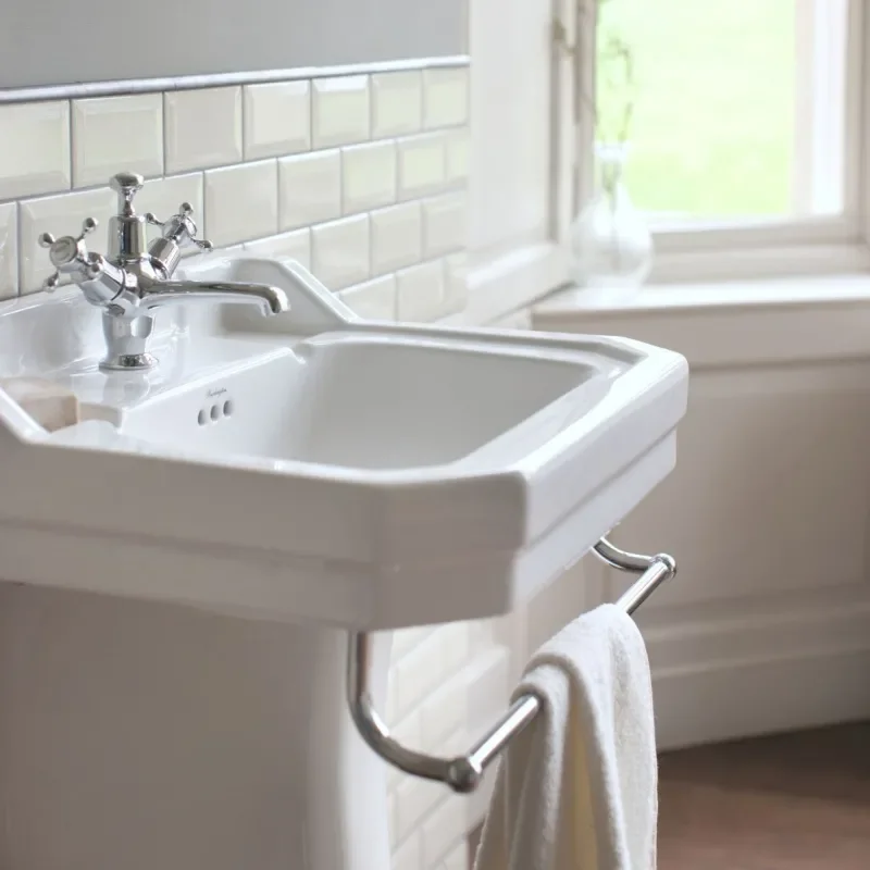 Edwardian Basin 56cm and Regal pedestal