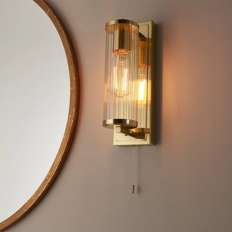 Glass Wall Light: 1 Bulb