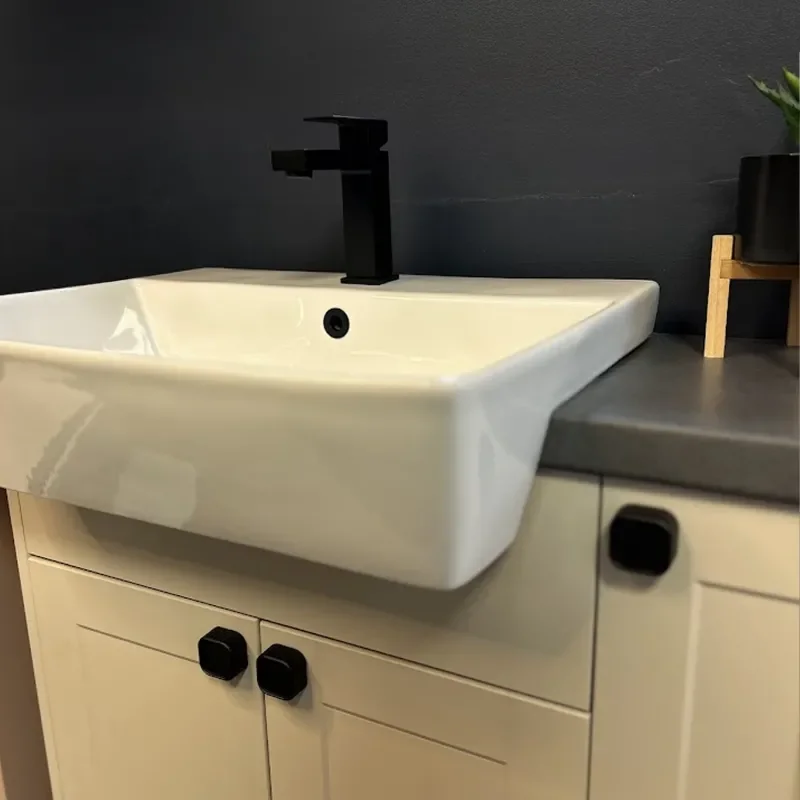 Standard Shaker Door Design (Please Call for Alternative Handles, Basin, Toilet and Taps) Showroom Image Showing Standard Shaker Door Design 2