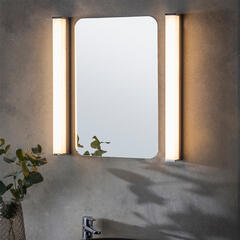 Plastic Wall Light: 1 Bulb