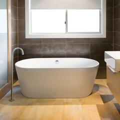 Viado 1580 X 740 X 550 Freestanding Round Bath