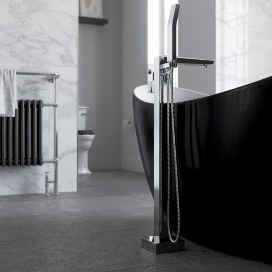 OSTERLEY FREESTANDING BLACK BATH WITH TAP OSTERLEY FREESTANDING BLACK BATH WITH TAP
