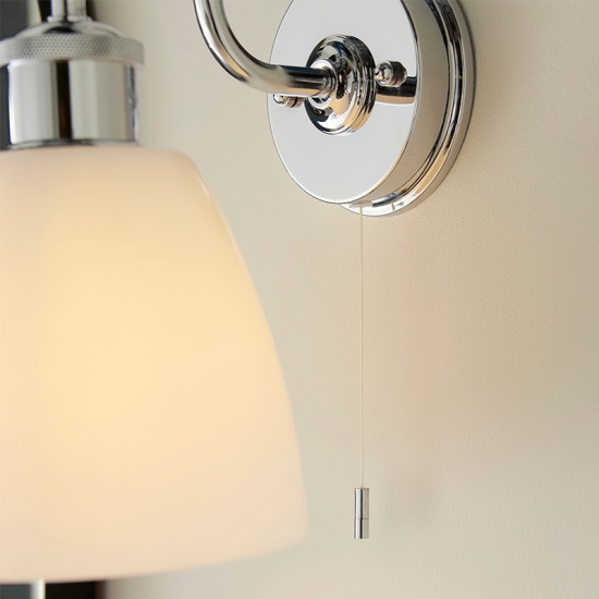 Metal Wall Light: 1 Bulb Metal Wall Light: 1 Bulb