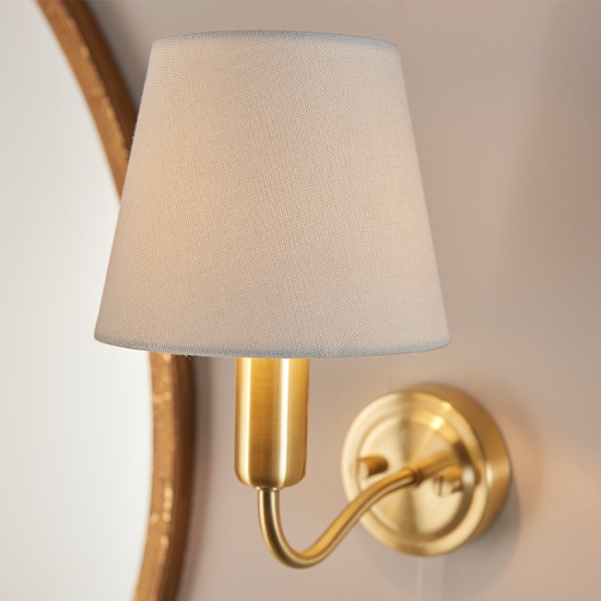 Metal Wall Light: 1 Bulb Metal Wall Light: 1 Bulb