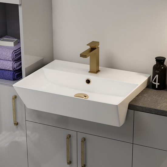 Oliver Gold 1600 Fitted Furniture Oliver Gold 1600 Fitted Furniture