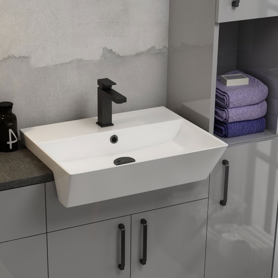 Oliver Black 1600 Fitted Furniture Oliver Black 1600 Fitted Furniture