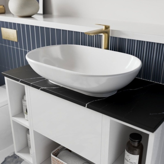 britton hackney 900mm wall hung white vanity unit with shelves