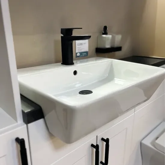 Standard Shaker Door Design (Please Call for Alternative Handles, Basin, Toilet and Taps) Showroom Image Showing Standard Shaker Door Design