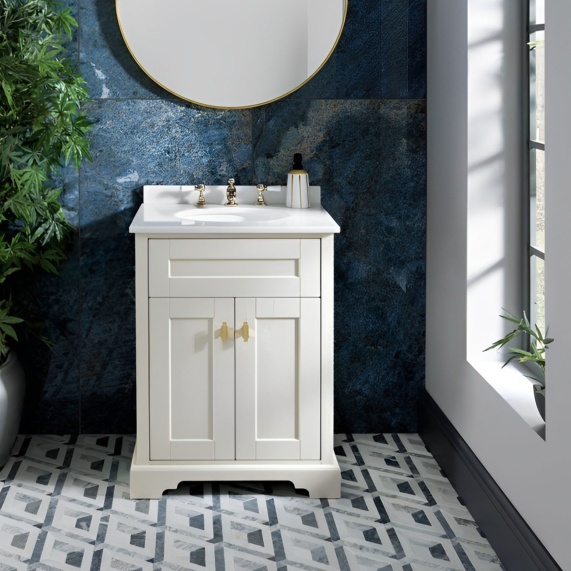 BC Designs Victrion 600 Nimbus White Traditional Vanity Unit with Marble Top