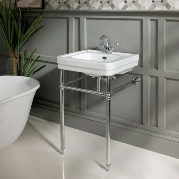 540mm White Traditional Basin with Washstand - BC Designs Victrion